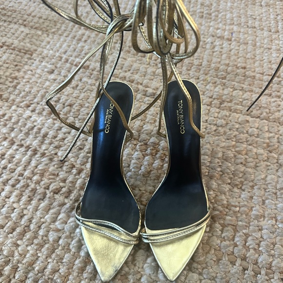 TONY BIANCO MILLIE GOLD FOIL HEELS SIZE 8 - Picture 6 of 11